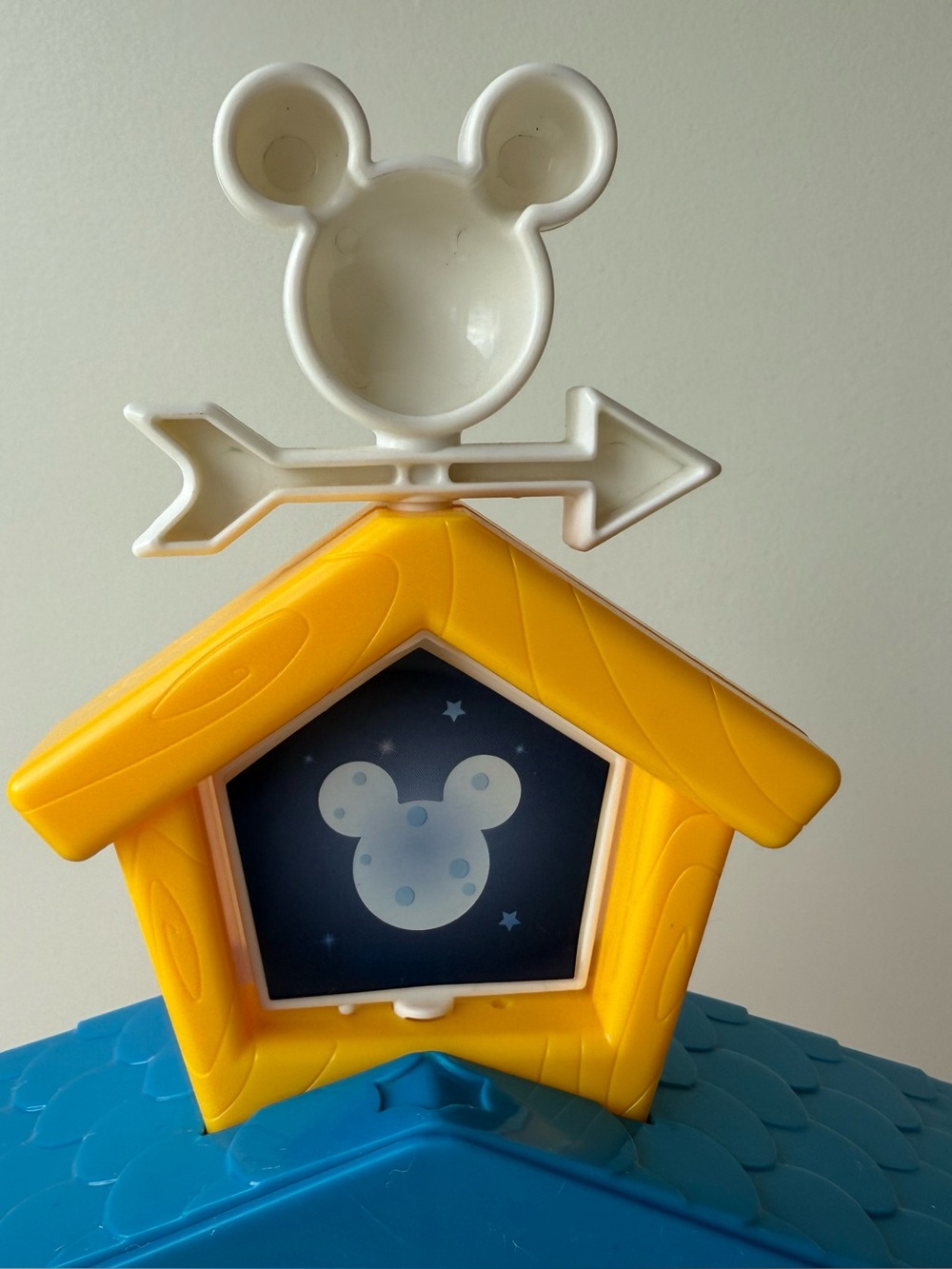 Disney Junior Mickey Mouse Barnyard Fun Playset - Picture 7 of 12